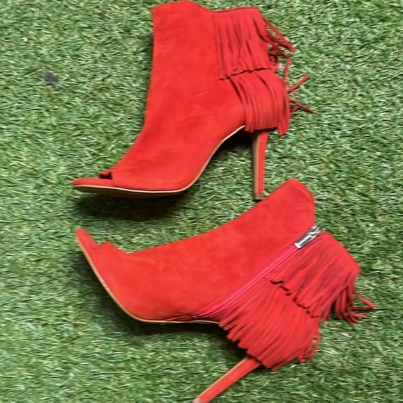 Red Peep Toe Fringe Ankle Booties NWT size 6 - Picture 2 of 4